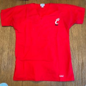 UC BEARCATS SCRUB TOP XS